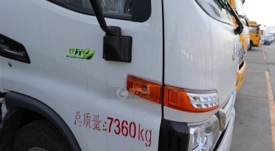 江淮好远转向灯的电压需求（探究江淮好远转向灯所需的电压）