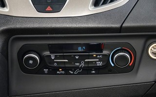 福特途睿欧后视镜转向灯拆装方法是什么？需要哪些工具？
