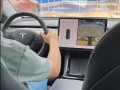 特斯拉后刹车灯一直亮无法关闭怎么办？