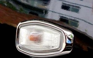 现代伊兰特右前转向灯更换方法？需要哪些工具？