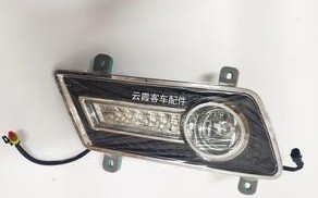 大金龙转向灯总成教程——迅速更换车辆灯具（汽车转向灯总成更换详细步骤）