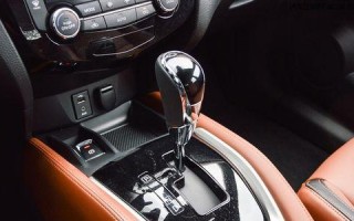 日产奇骏刹车灯开关位置？如何检查和更换？