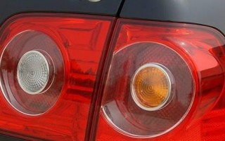 大众polo如何将转向灯三下改为五下闪烁？改装步骤是什么？