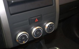 日产奇骏高位刹车灯总成更换教程（简明易懂的步骤）