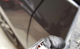 长安后视镜转向灯的更换方法（简单操作）
