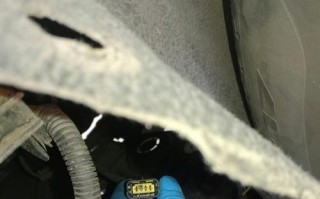 雪铁龙c5转向灯操作时雨刮器不停怎么办？