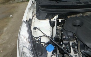 现代朗动叶子板转向灯拆卸方法？需要哪些工具？