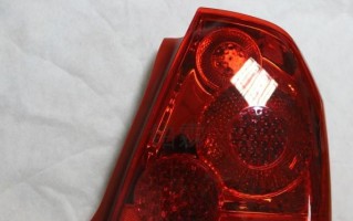 标致307转向灯问题怎么解决？前后灯不亮中间灯亮的原因是什么？