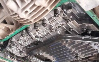 帕萨特变速箱油检查方法是什么？多久需要更换一次？