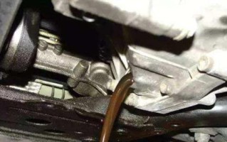 自动挡变速箱油多少钱？更换周期和注意事项是什么？
