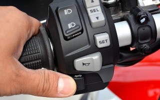 本田车转向灯常亮的原因及解决方法（探究本田车转向灯常亮的背后问题）