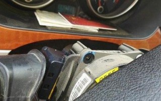 别克凯越转向灯开关不自动回位怎么办？常见原因及解决方法是什么？