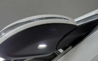 奔驰c180后边两个转向灯都不亮怎么办？如何快速解决？