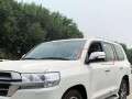 为什么丰田霸道的转向灯和应急灯不亮（探究丰田霸道转向灯和应急灯不亮的原因及解决方法）