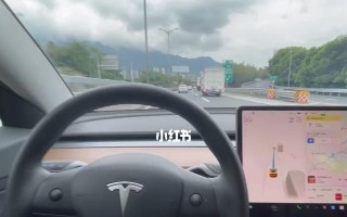 特斯拉牵引模式时转向灯亮是什么意思？如何解决？
