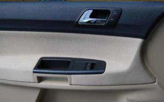 大众捷达换前转向灯演示教程（学会更换大众捷达前转向灯）