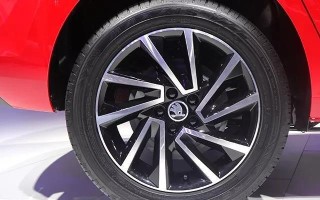 福特领界轮胎型号是什么？如何选择合适的轮胎型号？