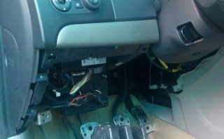 标致207转向灯快闪问题解析（探究转向灯快闪原因及解决方法）