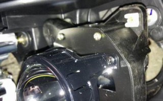 宝骏730前大灯转向灯的更换方法（解决宝骏730前大灯转向灯坏了的问题）