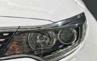 起亚k5倒车镜转向灯拆卸方法是什么？需要哪些工具？