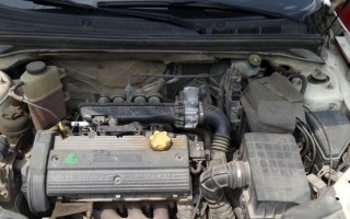 揭秘荣威750转向灯继电器的位置及作用（寻找荣威750转向灯继电器）
