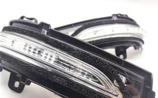 福特后视镜转向灯拆卸教程？需要哪些工具和步骤？