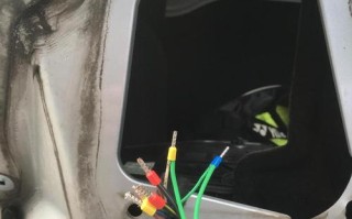 如何更换标致307侧转向灯灯泡（详细教学）