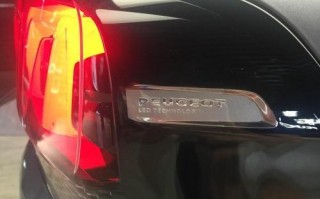 标致308转向灯壳更换方法？需要多长时间？