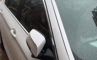 宝马五系雨天行驶中左转向灯失效的原因及解决办法（解析宝马五系左转向灯失效的故障原因和解决办法）