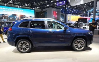 全新Jeep自由光参数配置表及性能解析（探寻Jeep自由光的卓越表现与领先配置）