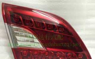 如何更换日产轩逸经典的刹车灯（简单易懂的步骤指南）