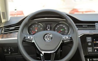 大众迈腾转向灯自动亮起的原因是什么？如何解决？