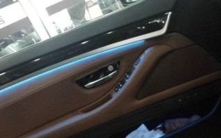 宝马5系前转向灯和氛围灯不亮了，如何解决？（遇到转向灯和氛围灯不亮的问题，快来看看这些解决方法吧！）