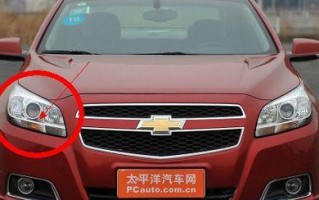 宾利女司机竟然并道不打转向灯（行车规范应成为每位司机的底线）