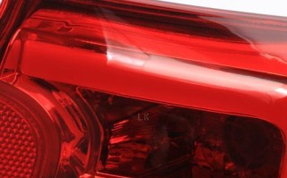 奇瑞汽车老款转向灯更换新款的步骤是什么？需要哪些工具？