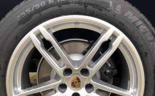 保时捷左后转向灯亮速度快是什么原因？如何解决？