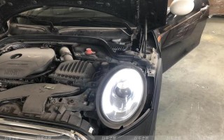 宝马320转向灯不工作时大灯持续亮起怎么办？
