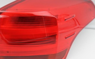 丰田RAV4转向灯微亮启停故障闪烁解析（RAV4转向灯异常现象及处理方法）