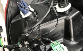海马3后转向灯更换教程？需要哪些工具和步骤？