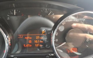 标致3008左后转向灯保险丝位置？如何更换？