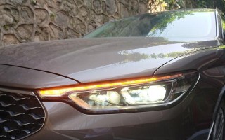 福特金牛座的转向灯究竟是LED还是LED（揭开福特金牛座转向灯的谜团）