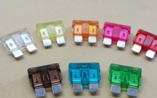 宝骏560转向灯保险丝数量是多少？如何更换？