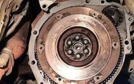 更换离合器片是否需要拆变速箱（解析更换离合器片的步骤与注意事项）