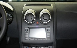 日产逍客刹车灯保险在哪里？如何更换？