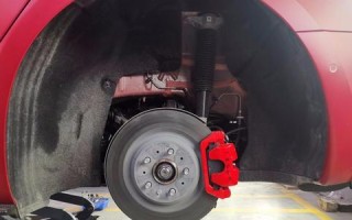 特斯拉刹车灯泡更换（特斯拉刹车灯泡更换教程）