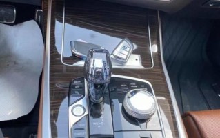 宝马X1后转向灯插座故障解决方法（探索宝马X1后转向灯插座故障原因及解决方案）