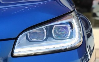 林肯冒险家左右转向灯亮的原因（深入探究林肯冒险家左右转向灯亮的根源）