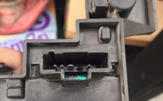 标致307转向灯闪三下就不闪了是什么原因（解析转向灯闪三下就不闪的可能原因及解决方法）