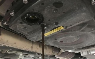 科鲁兹变速箱油的更换方法（科鲁兹变速箱维护全攻略）