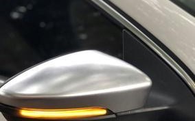 大众迈腾280转向灯使用什么类型的灯泡？更换方法是什么？
